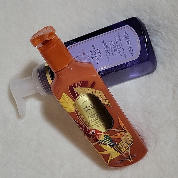 GENTLE GEL HAND SOAP & GENTLE FOAMING HAND SOAP BY BATH & BODY WORKS. - Picture 2 of 4